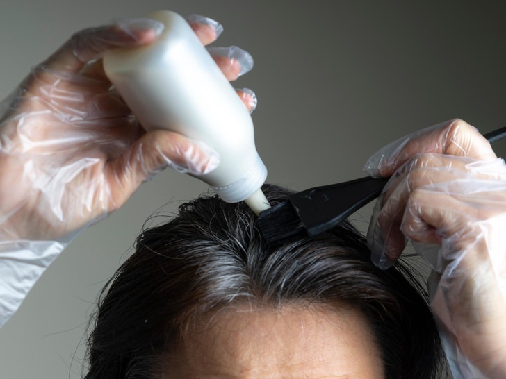 5 самых больших ошибок, которые можно допустить при окрашивании седых волос.