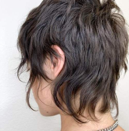 Стрижки 2023 на короткие волосы с челкой: фото