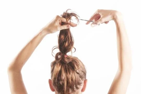 Как подстричь волосы в домашних условиях