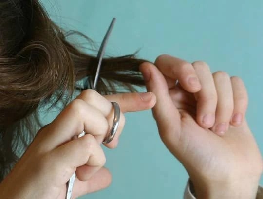 Как подстричь волосы в домашних условиях