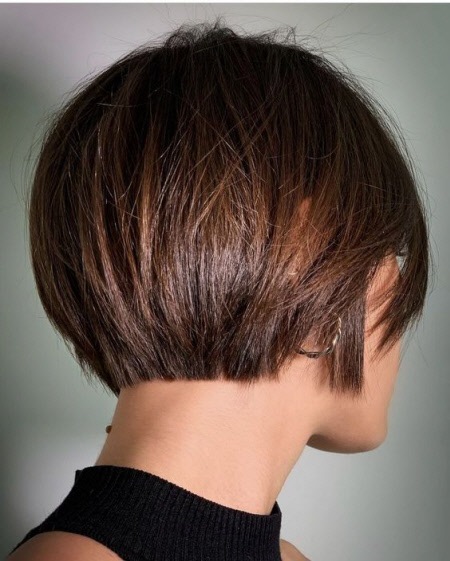 Модные и красивые женские стрижки на короткие волосы 2023
