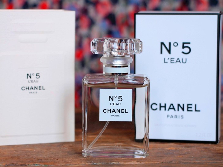 Аромат женщины: 7 самых продаваемых ароматов в мире, которые нравятся всем