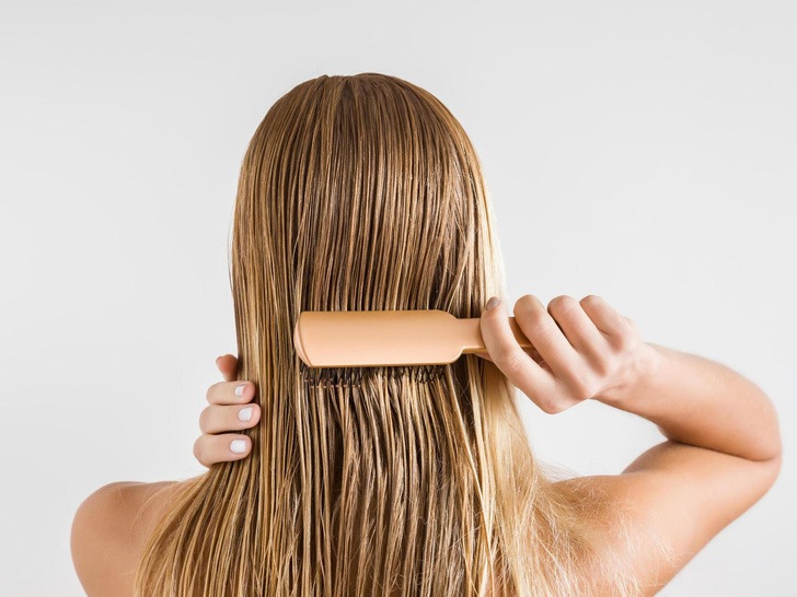 Попрощайтесь с соломой: как быстро восстановить поврежденные волосы