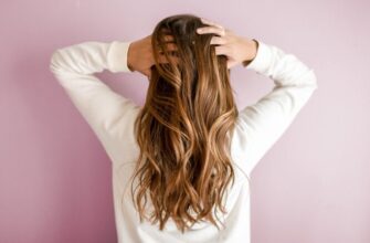 «Мыть голову часто вредно» и еще 6 мифов о волосах, в которые не стоит верить