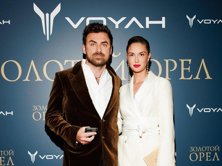 Smoky eyes Боярской и «морозный» макияж Исаковой: бьюти-образы звезд на премии «Золотой орел»