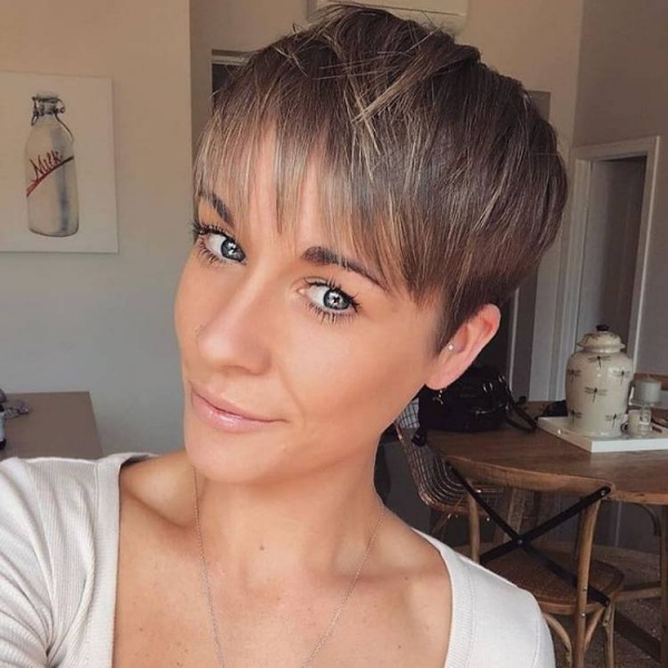 Модные женские стрижки 2025 – найди свой стиль! (120 фото)