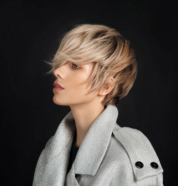 Модные женские стрижки 2025 – найди свой стиль! (120 фото)
