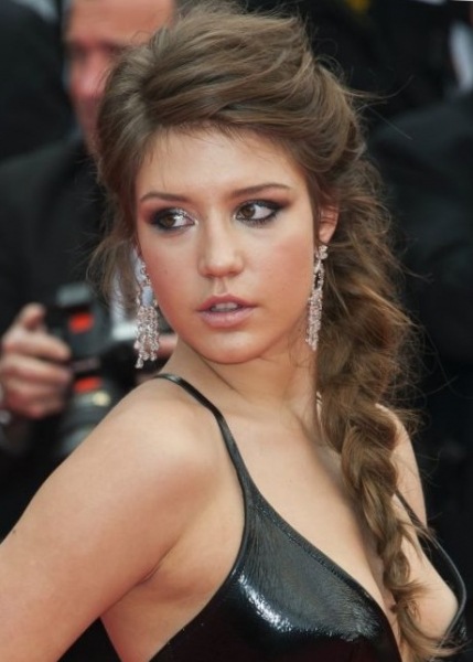 Модные женские прически - тенденции в прическах 2022 - фото