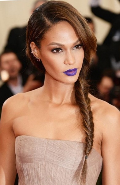 Модные женские прически - тенденции в прическах 2022 - фото