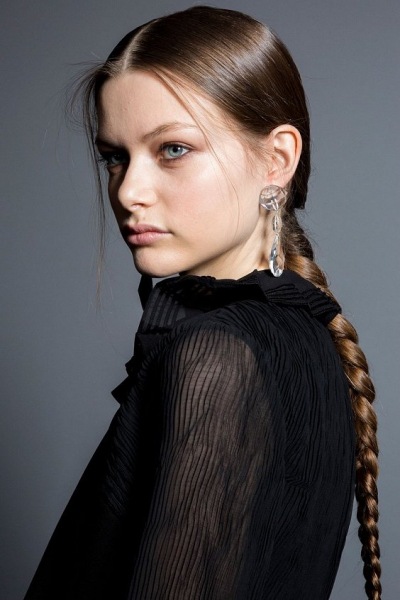 Прически для длинных волос 2024: модное вдохновение