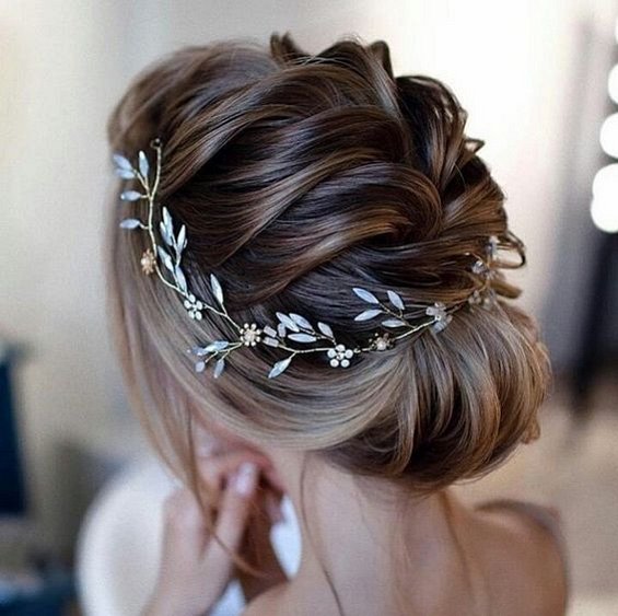 Прически для длинных волос 2024: модное вдохновение