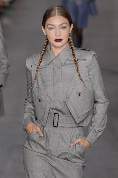 Прически для длинных волос 2024: модное вдохновение