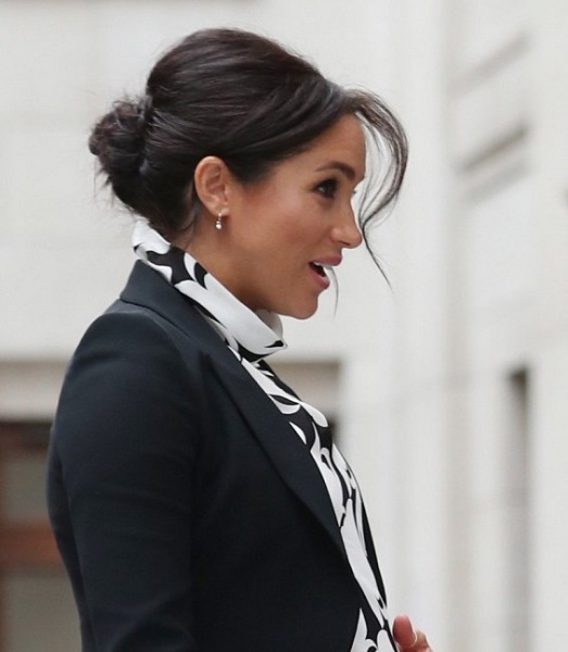 Прически для длинных волос 2024: модное вдохновение