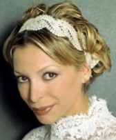 Свадебные прически на короткие волосы 2022 - фото укладок