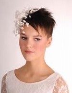 Свадебные прически на короткие волосы 2022 - фото укладок