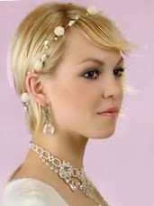 Свадебные прически на короткие волосы 2022 - фото укладок