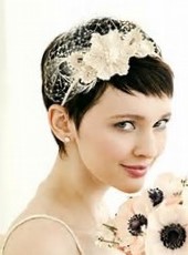 Свадебные прически на короткие волосы 2022 - фото укладок