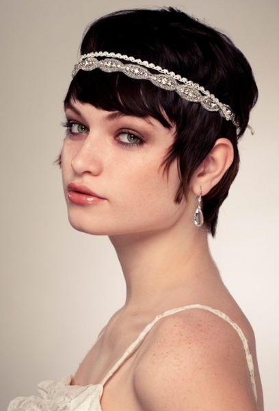 Свадебные прически на короткие волосы 2022 - фото укладок