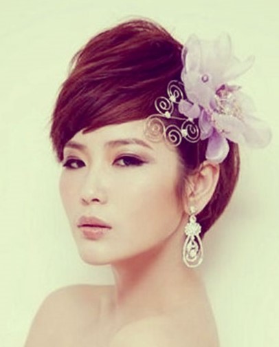 Свадебные прически на короткие волосы 2022 - фото укладок