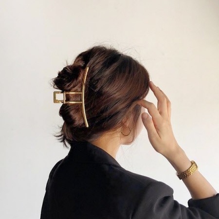 Модные аксессуары для волос сезона 2023