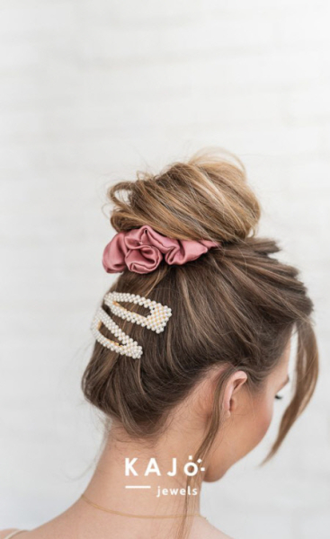 Модные аксессуары для волос сезона 2023