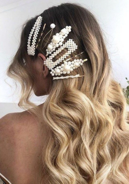 Модные аксессуары для волос сезона 2023