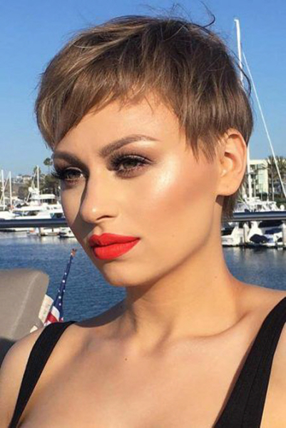 Стрижки с челкой на 2025 год: фото новинки на короткие, средние и длинные волосы