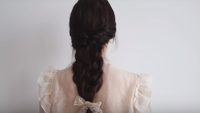 Прически на 8 марта своими руками