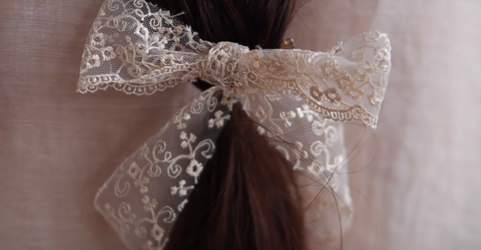 Прически на 8 марта своими руками