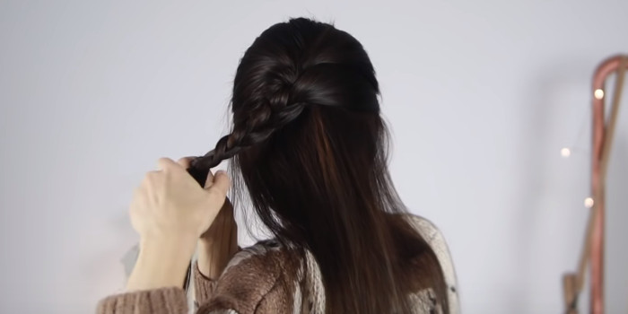 Прическа на 8 марта