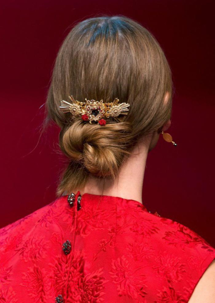 Прически на 8 марта своими руками