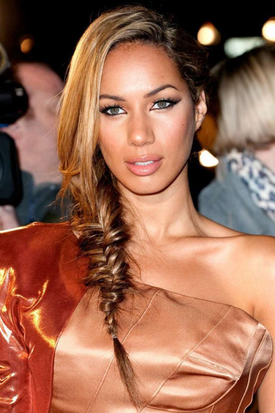 Прически на 8 марта своими руками