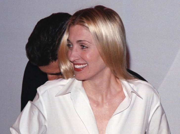 Как краска для волос Кэролин Бессетт-Кеннеди цвета «ириски» сделала ее иконой, а теперь вызывает споры о красоте