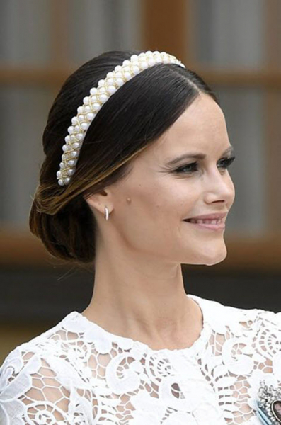 Как подобрать серьги к прическе — пять вариантов