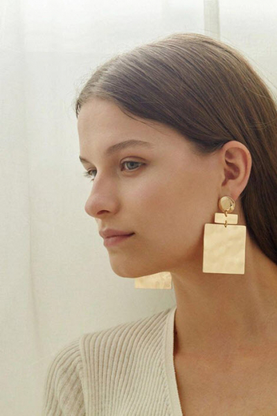 Как подобрать серьги к прическе — пять вариантов