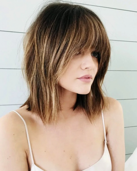 Какую прическу с челкой выбрать в 2024 году