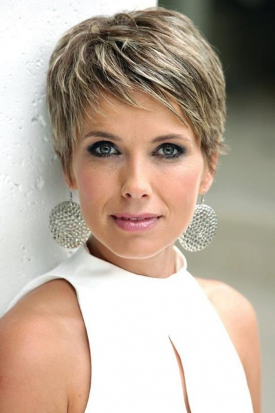 Короткие стрижки для красавиц после 40 лет 2023 2024: фото