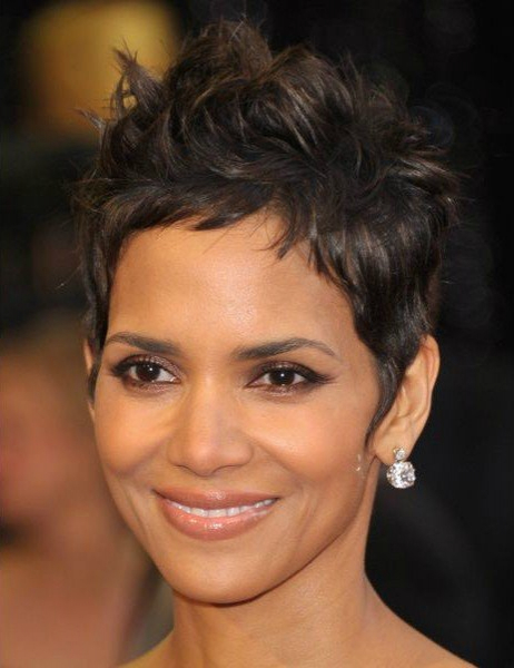 Короткие стрижки для красавиц после 40 лет 2023 2024: фото