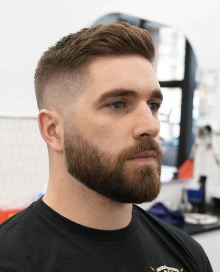 Минималистичные стили мужских причесок в 2025 году