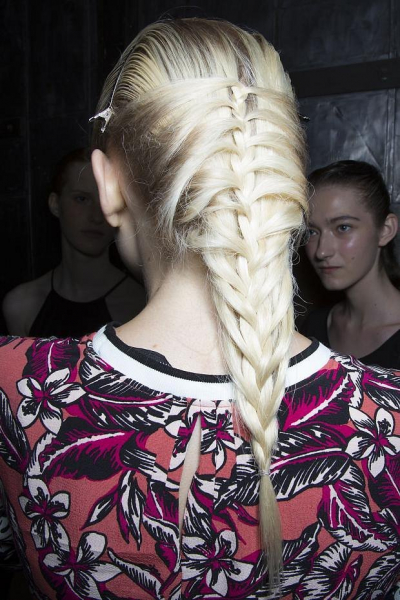 Модные прически 2015 года