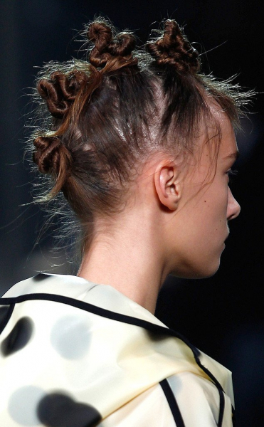 Модные прически 2015 года