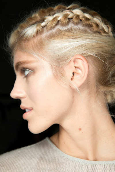 Модные прически 2015 года