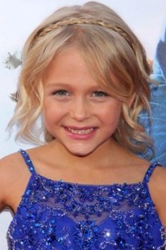 Модные прически для девочек 2022 года - фото новинок