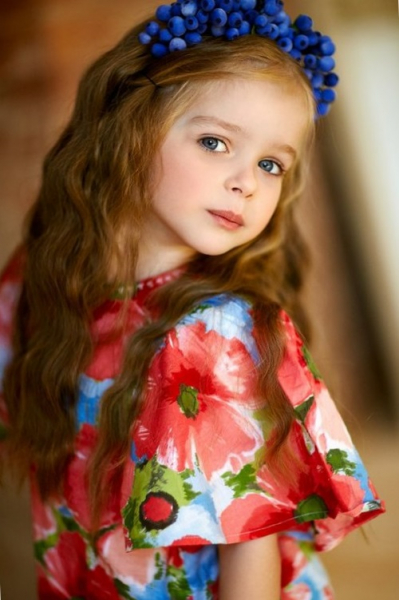 Модные прически для девочек 2022 года - фото новинок