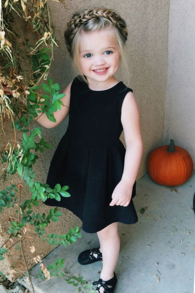 Модные прически для девочек 2022 года - фото новинок