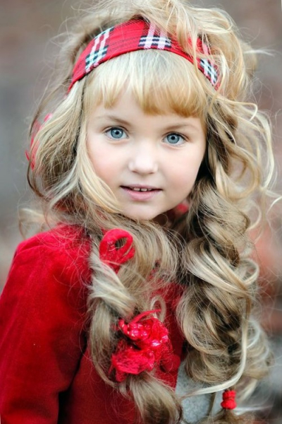 Модные прически для девочек 2022 года - фото новинок