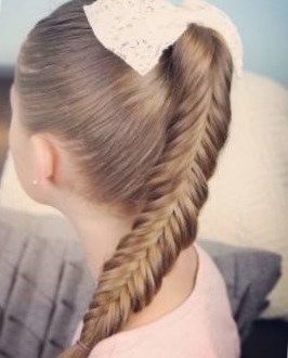 Модные прически для девочек 2022 года - фото новинок