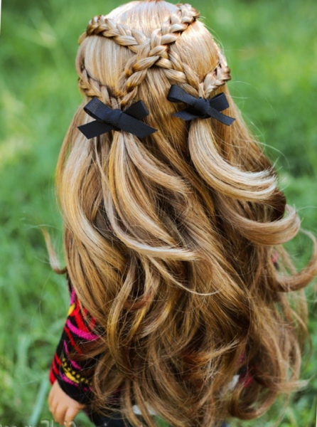 Модные прически для девочек 2022 года - фото новинок