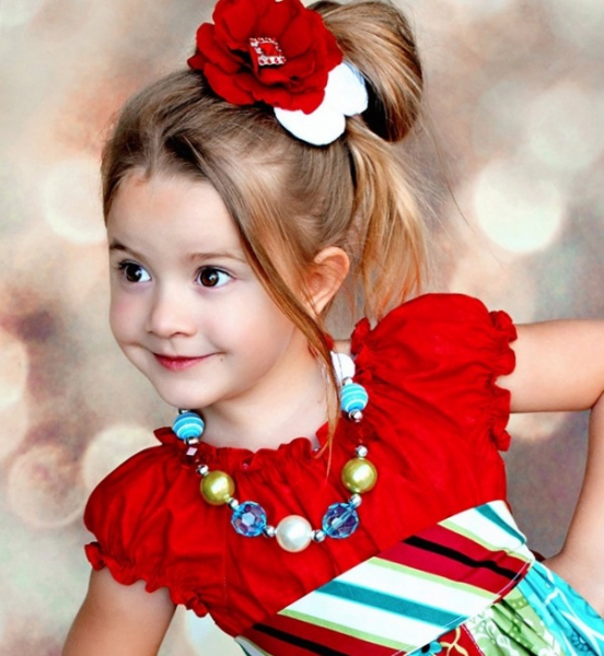 Модные прически для девочек 2022 года - фото новинок