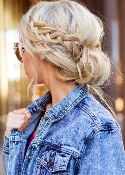 Модные прически на длинные волосы 2022 - фото женских причесок